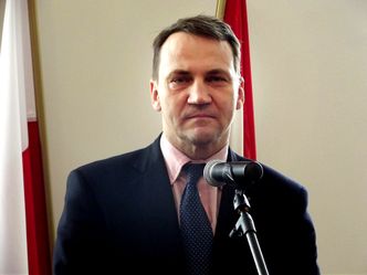 Wojna na Ukrainie. Sikorski: Czerwona linia została przekroczona