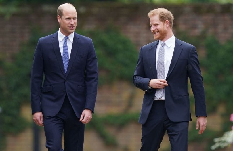 Książę William i Harry odsłaniają pomnik księżnej Diany