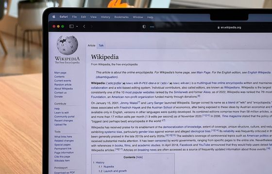 Na zapleczu Wikipedii bywa gorąco. "Zdarzają się groźby karalne"