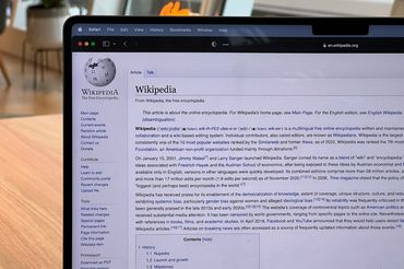 Wikipedię bezpłatnie tworzą wolontariusze