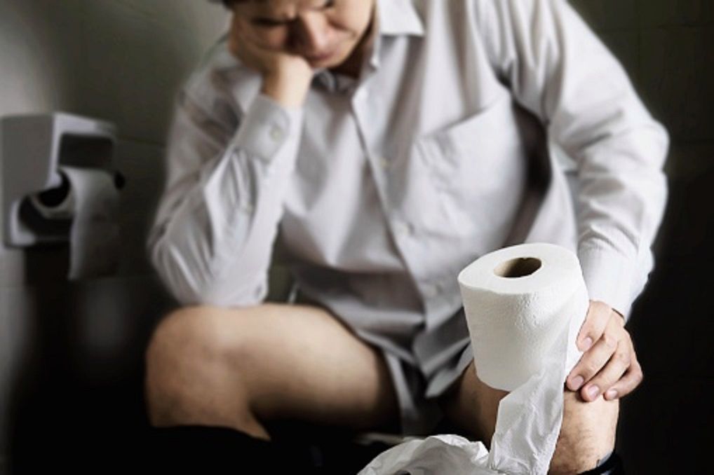 Wymioty, biegunki oraz bóle brzucha mogą utrzymywać się od kilku dni do kilku tygodni 