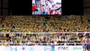 Mecz w Zawierciu przerwany. Niepokojące sceny na trybunach