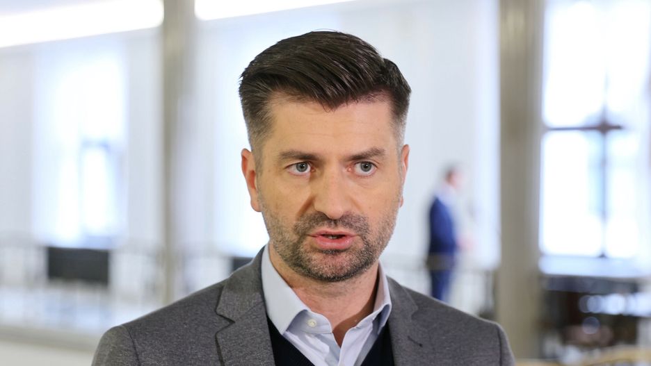 Dzie? w Sejmie
Fot. Piotr Molecki/East News, Warszawa, 16.11.2023. Sejm. Posel Lewicy Krzysztof Smiszek w rozmowie z tvn24.
Piotr Molecki