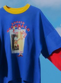 McDonald's wypuszcza retro merch. Jak zdobyć ubrania?