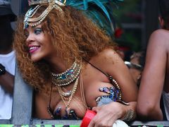 Rihanna w bikini na festiwalu na Barbadosie