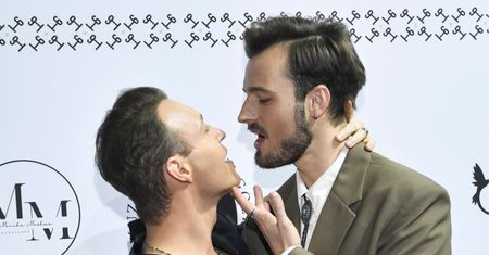 Błażej Stencel z NARZECZONYM na evencie. Nie szczędzili sobie czułości