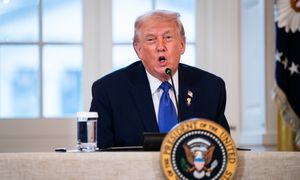 "Apeluję". Trump wzywa do limitu oprocentowania kart kredytowych