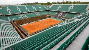 Roland Garros: Kuzniecowa w opałach, Venus i Woźniacka grają dalej