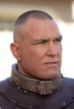 ''The Tomb'': Vinnie Jones w grobowcu obok Stallone'a i Schwarzeneggera