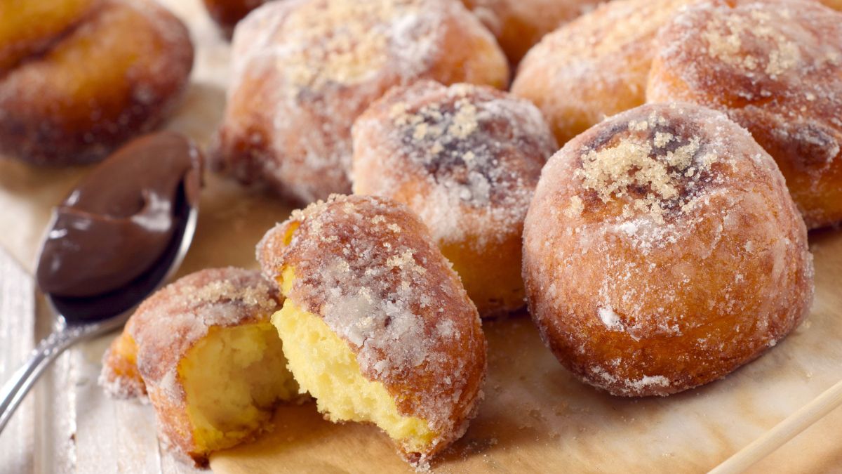 Szybkie pączki jogurtowe z czekoladą