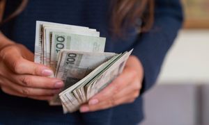 Ile trzeba zarabiać na 6 tys. zł emerytury? Oto wyliczenia