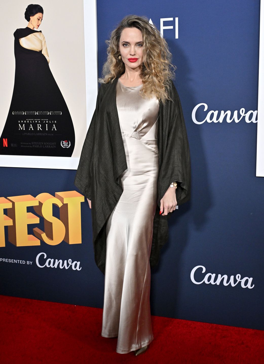 Angelina Jolie zadaje szyku na festiwalu w Los Angeles
