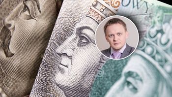 Złoty traci. Jeden cios zza oceanu, drugi z "krajowego podwórka"