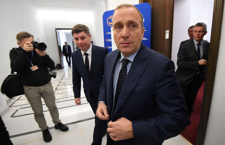 Schetyna liczy, że Duda podejmie wyzwanie. "Powinien skierować budżet do Trybunału"