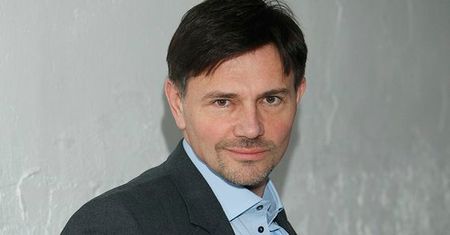 Krzysztof Ibisz: odmłodniał i spoważniał. Czyżby?