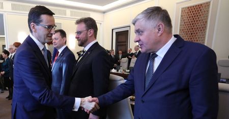 Projekt pozwalający na sprzedaż ziemi znika z Sejmu. Co ze zmianami w obrocie ziemią?