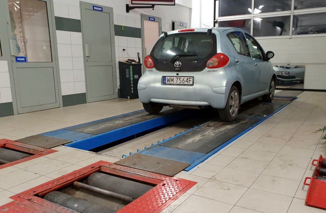 Rewolucja w przeglądach aut. Wyższe ceny i koniec z "podbijaniem" dowodu