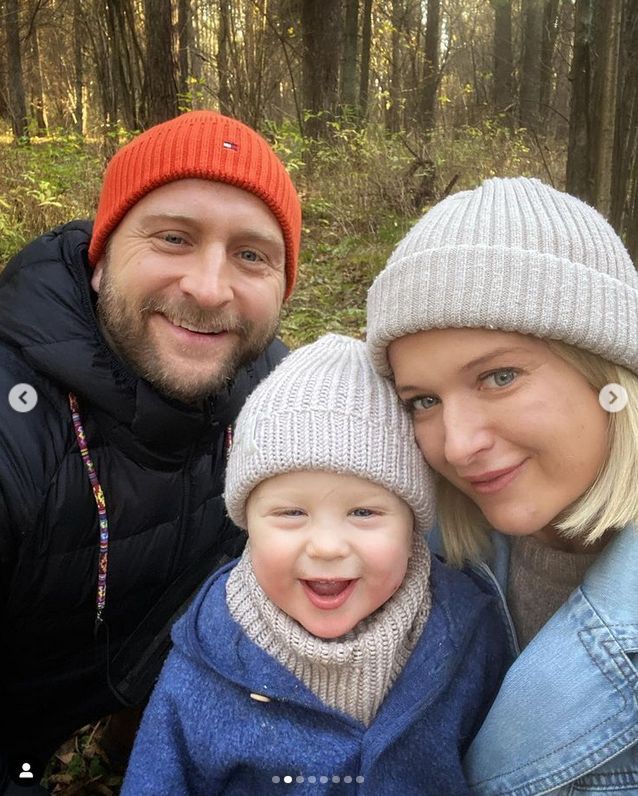 Justyna Nagłowska i Borys Szyc z synem Henrykiem