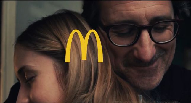 Powrót na Boże Narodzenie do rodzinnego domu w reklamie McDonald’s (wideo)