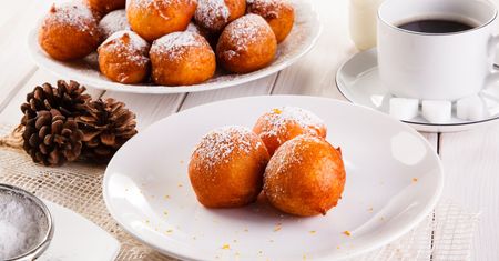 Przez cały karnawał smażę mini pączki budyniowe. W sam raz na jeden kęs