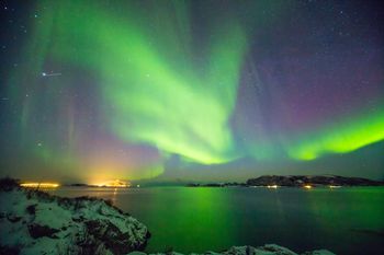 Superburza geomagnetyczna z maja 2004 r. To przez cząstki z atmosfery