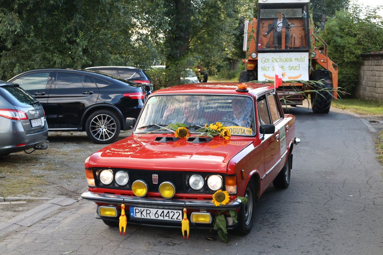 Raciborów: Dożynki wiejskie. Była parada ciągników i maszyn rolniczych