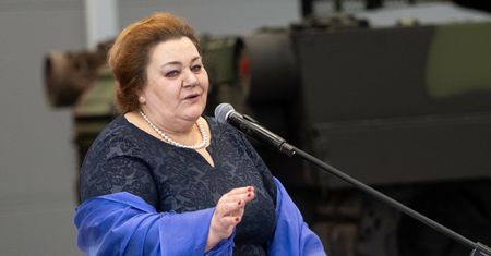 "Pancerna Ela" odwołana. Trzęsienie ziemi w zakładach zbrojeniowych