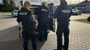 Stawiski: Kierowca i pasażer mieli wyroki za narkotyki. Wpadli, bo nie przepuścili pieszego na pasach