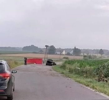 Pow. sokołowski: Uderzył w karpę i  dachował. Zginął na miejscu