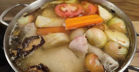 Zanim dodam je do rosołu, wrzucam do piekarnika. Nie robię już zupy w inny sposób