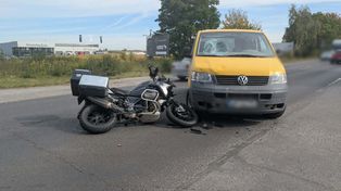 Zderzenie samochodu z motocyklem na wyjeździe z Płocka. Lądował śmigłowiec LPR