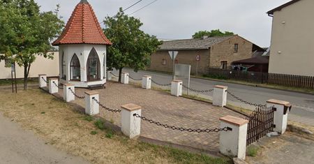 Parking przy sklepie zamiast kapliczki? Wielki spór o ziemię na wsi