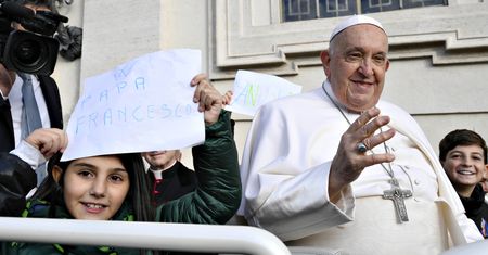 Tego życzył sobie zmarły Franciszek. Wszystko w rękach Izraela