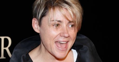 Wyzwolona Maria Peszek pokazuje SUTEK I WŁOSY POD PACHAMI na okładce nowego albumu "Ave Maria" (FOTO)