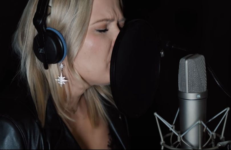 Gosia Andrzejewicz i Mandaryna walczą o prawa kobiet w coverze t.A.T.u