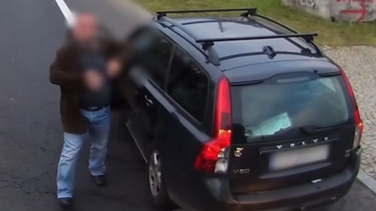 Kierowca specjalnie spowodował wypadek