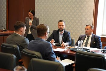 Rolnicy mówią: dość! W Warszawie podpisano europejską deklarację obrony rolnictwa