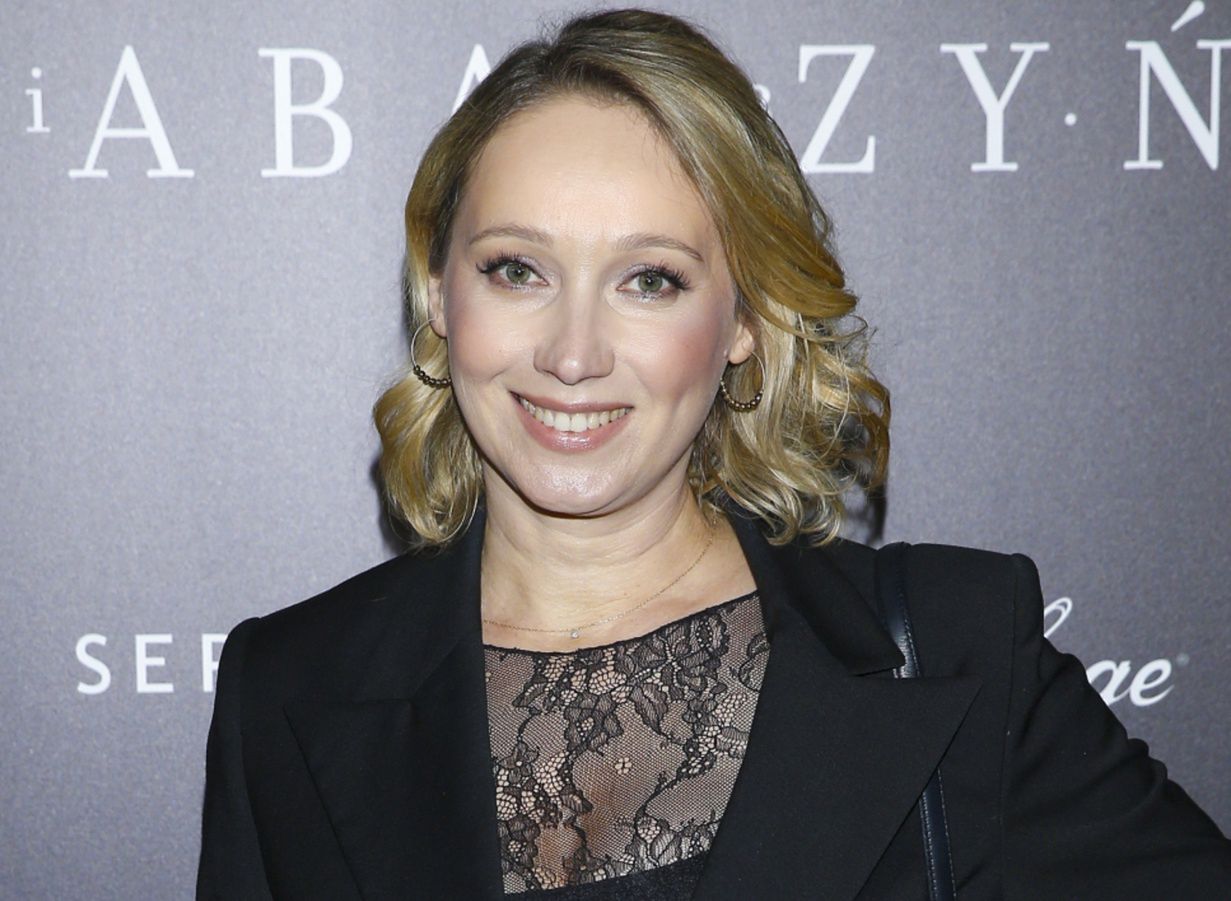 Stanęła w "nagiej" bluzce. Zrobiła furorę