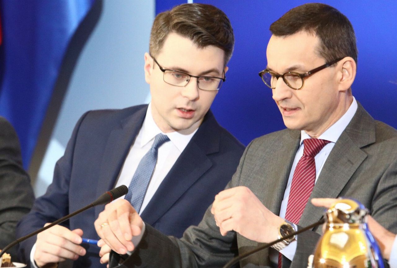 Państwowe spółki podzielą się zyskami z obywatelami? "W wakacje będą decyzje"