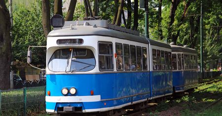 Białystok chce darmowego Internetu, Warszawa podłącza autobusy