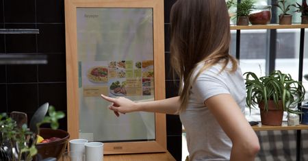 Smartlustra Dirror dostępne: Windows zamiast Androida i astronomiczna cena