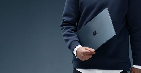 Surface Laptop w iFixit: tego urządzenia nie sposób naprawić