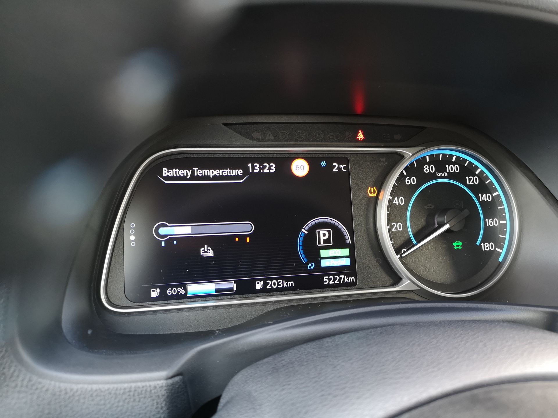 Nissan Leaf e+: Systemy wsparcia kierowcy, zarządzania energią oraz audio Bose 31