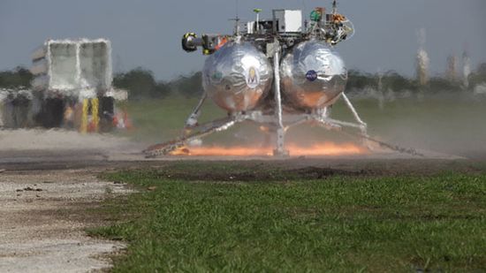 Pojazd Morpheus roztrzaskuje się podczas pierwszego wolnego lotu [wideo] 1