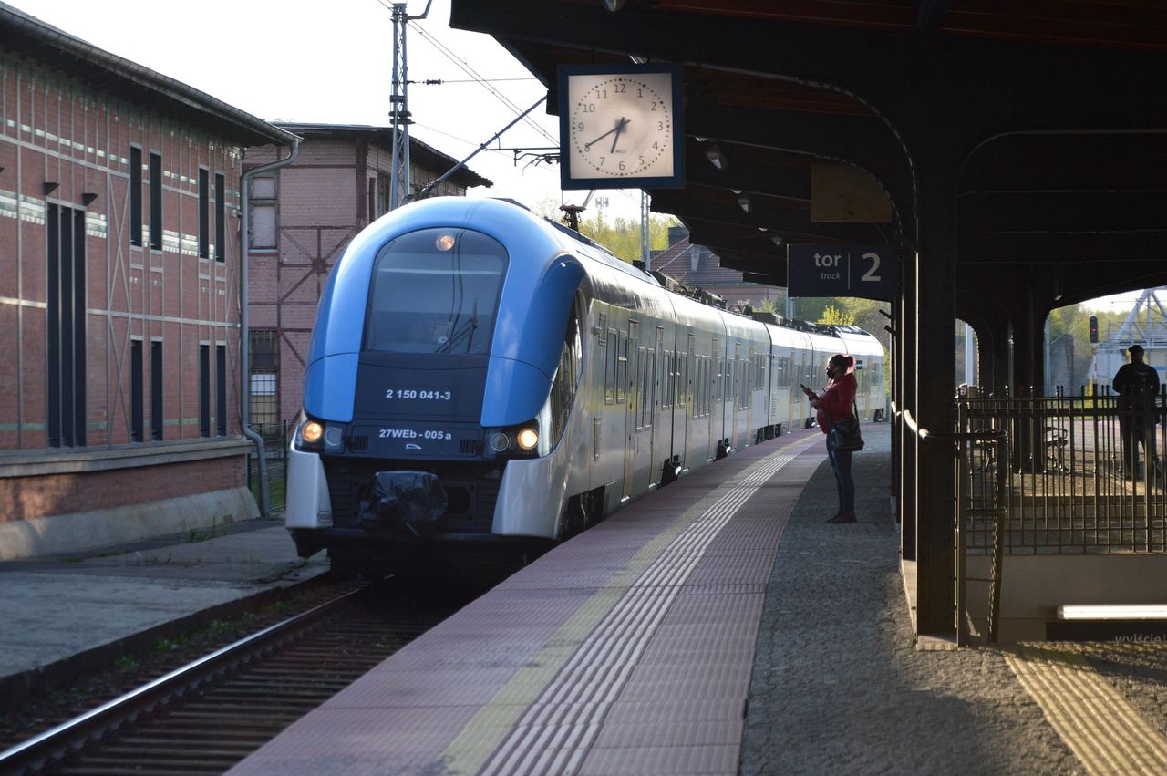 Aplikacja mObywatel obsługuje bilety kolejowe - między innymi PKP Intercity
