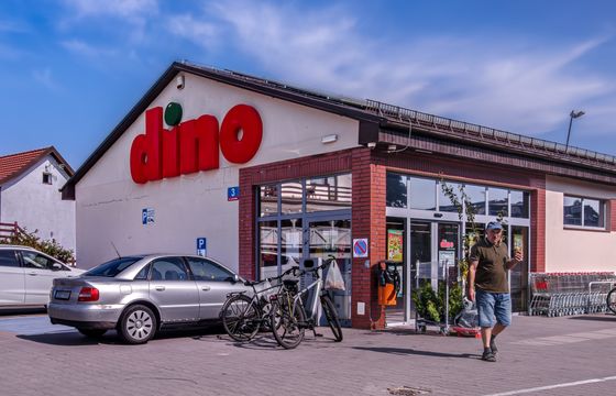 Francuski portal o Dino Polska: jedna z najszybciej rosnących sieci w Europie. Padło porównanie do Carrefoura