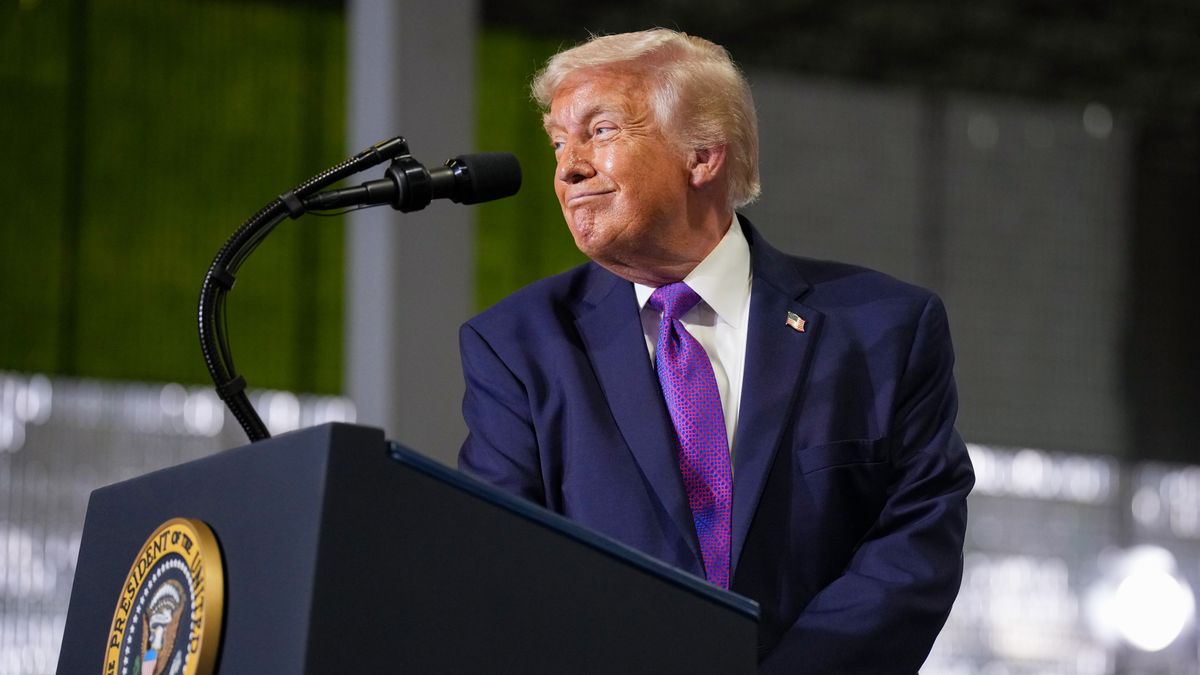 HEBRON, KENTUCKY - MARCH 11: U.S. President Donald Trump speaks on stage at Verst Logistics on March 11, 2026 in Hebron, Kentucky. Verst Logistics handles packaging, shrink sleeve labeling, and transportation management for various brands. (Photo by Andrew Harnik/Getty Images)