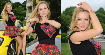 Modelka Donatana pozuje na samochodzie! (FOTO)