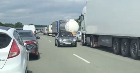 Korek na autostradzie. Spójrzcie, co zrobił kierowca