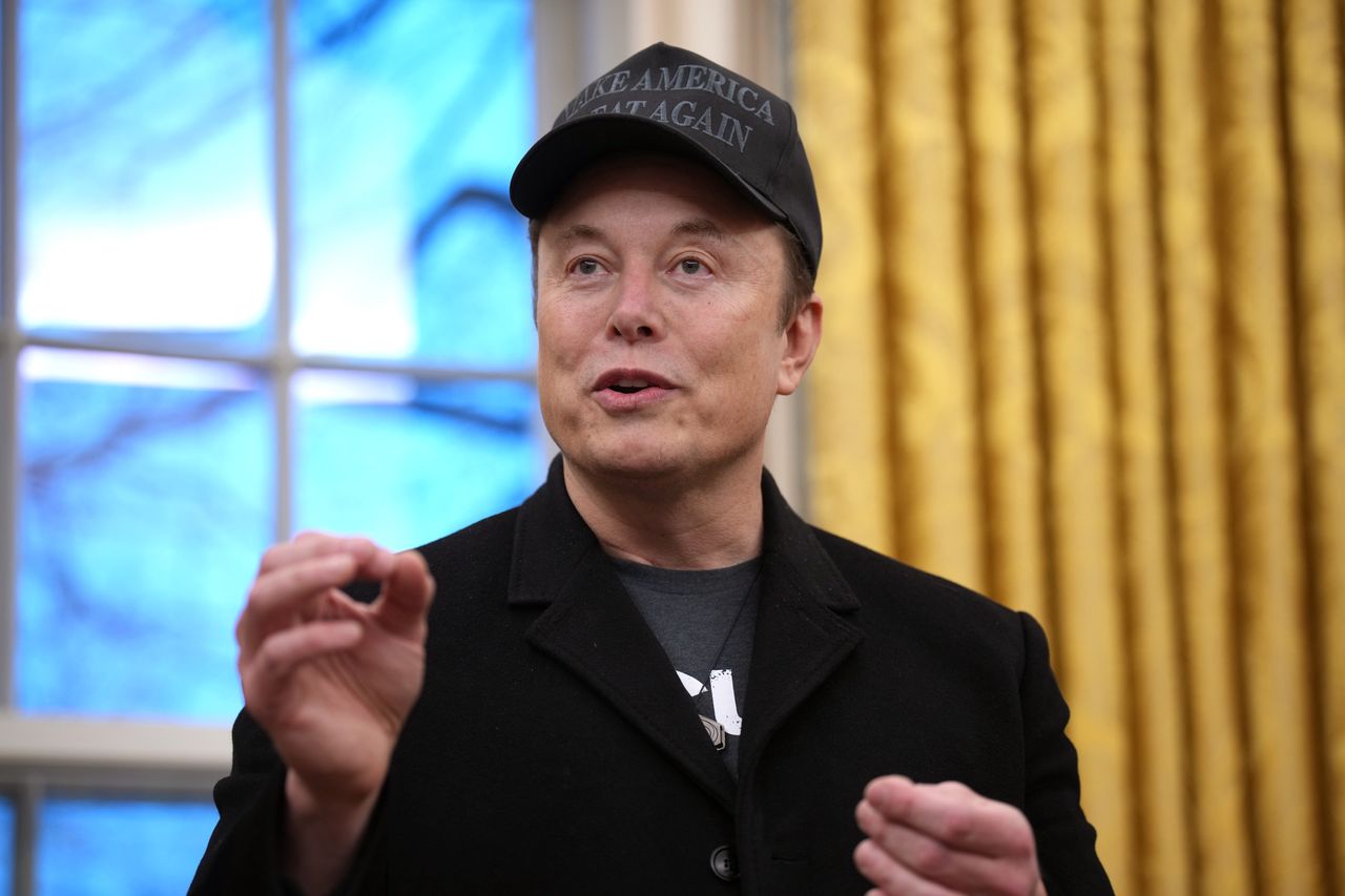 Musk nie pracuje już dla Trumpa, ale bojkot Tesli trwa. Widać to w liczbach